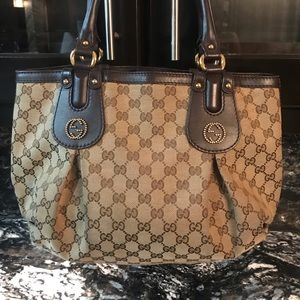 GUCCI BEIGE SCARLETT STUD PURSE